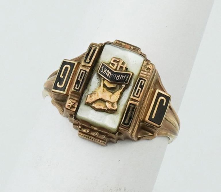 10k yellow gold 1961 Fairbanks High School ring