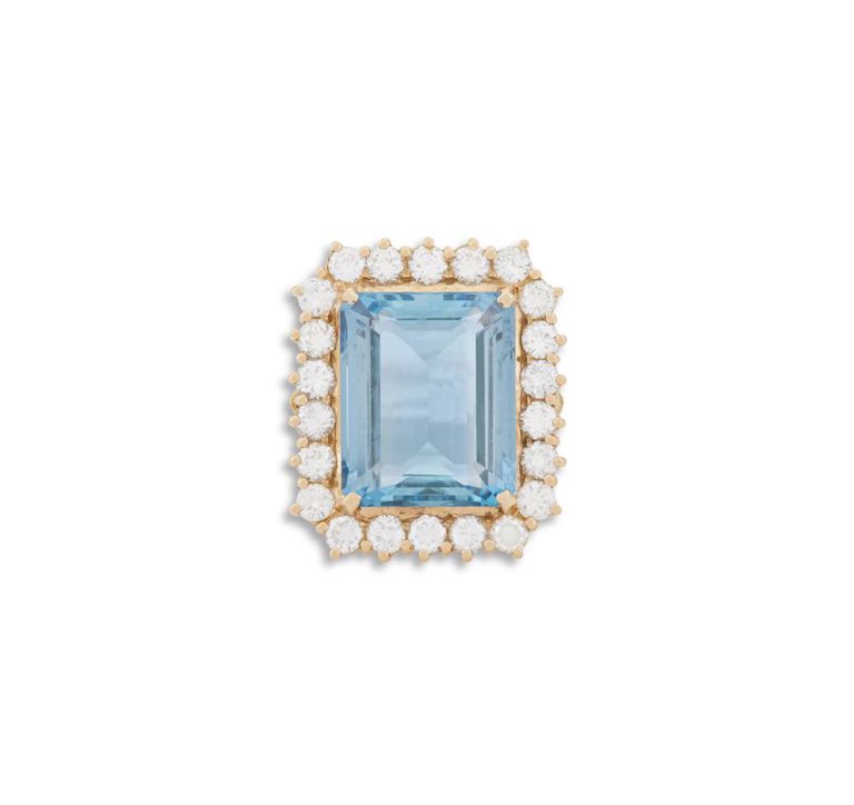 Beautiful aquamarine and diamond ring