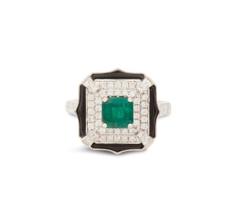 Emerald, diamond and onyx ring