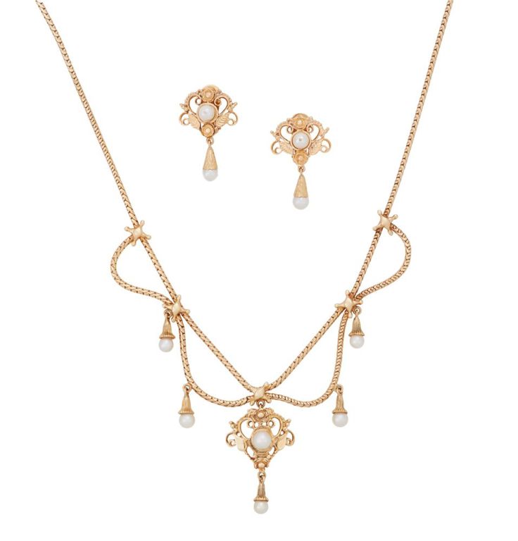 Pearl and gold pendant necklace and ear clips