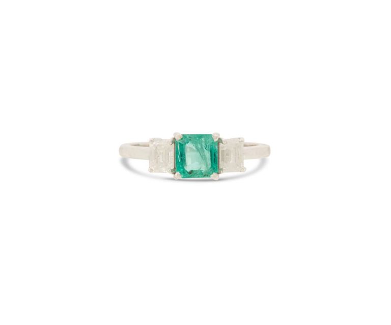 14k white gold emerald and diamond ring