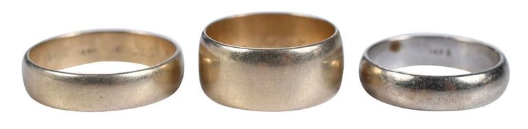 Three 14k yellow gold bands