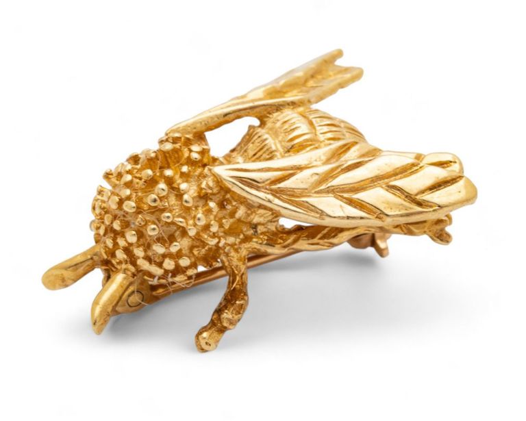 14k yellow gold honeybee brooch