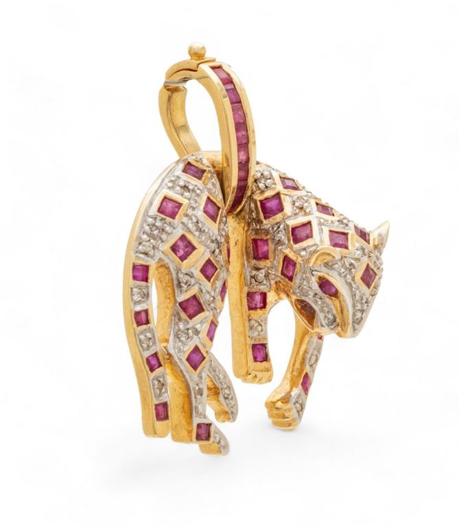 14k yellow gold leopard pendant