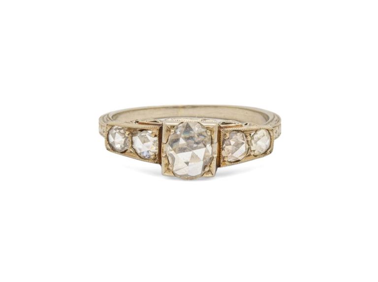 Diamond and 18k white gold ring