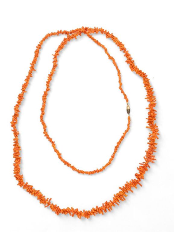 Coral necklace, random branch style
