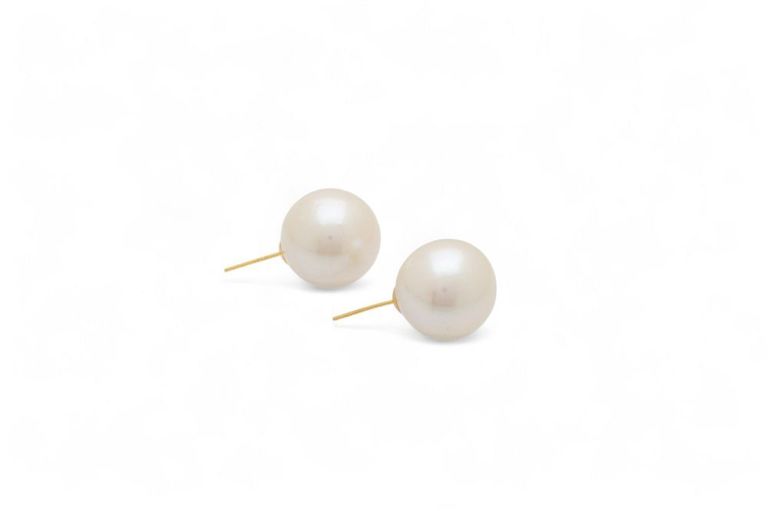 South sea pearl 18k gold earrings