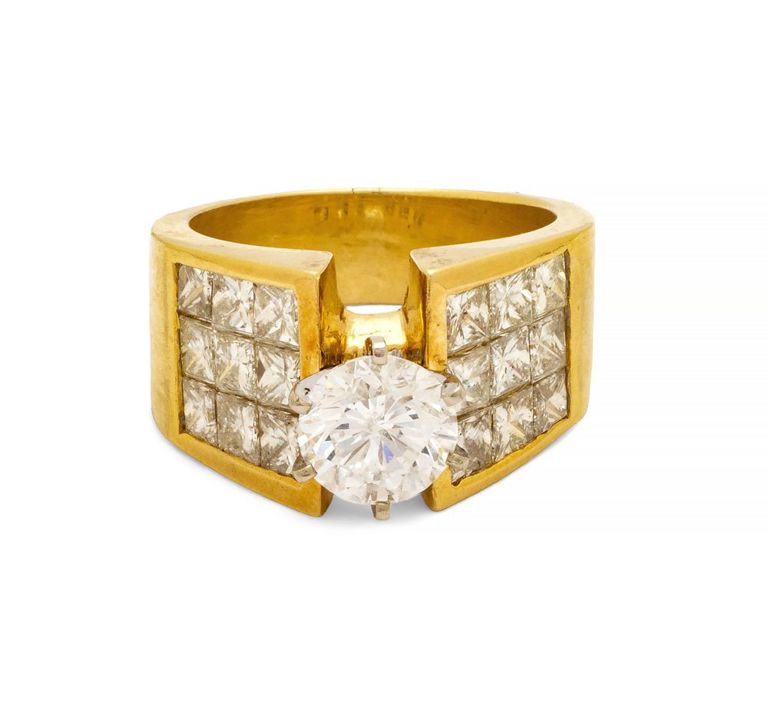 Yellow gold ring with 1.6ct round brilliant-cut