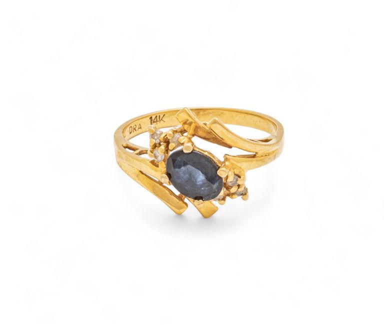 14k yellow gold and blue sapphire ring