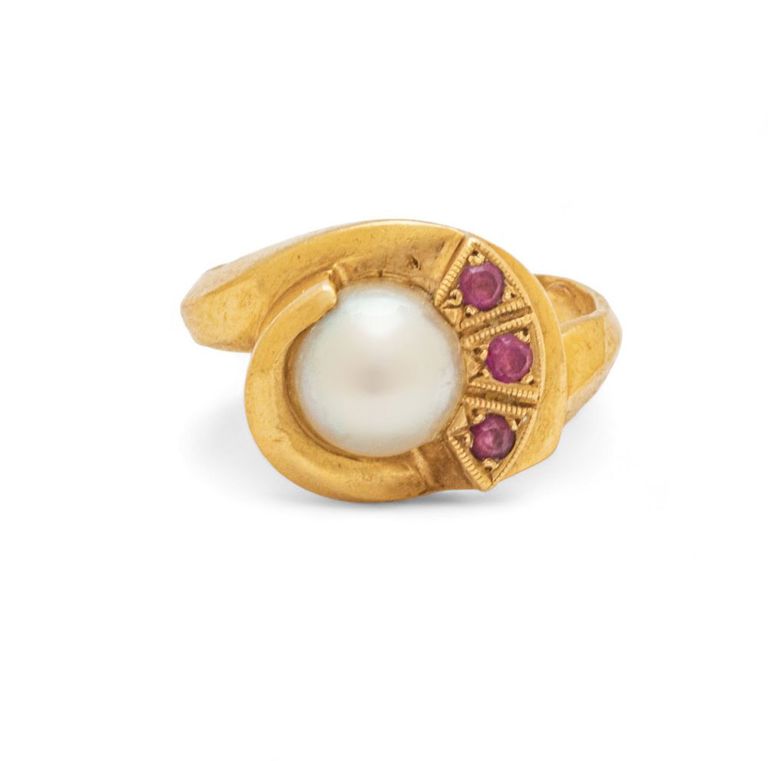 14k yellow gold and pearl and ruby ring