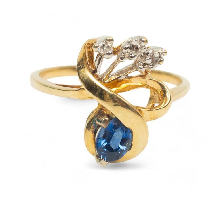 Blue sapphire, diamond and 14k yellow gold ring
