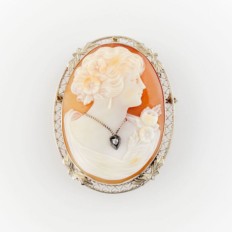14k White Gold Cameo Habille Brooch with Diamond
