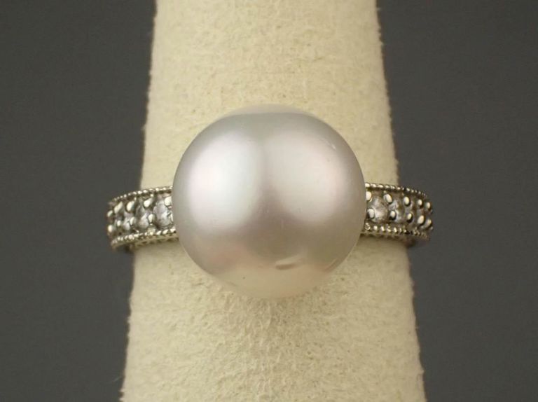 South sea pearl, diamond and 14k gold ring