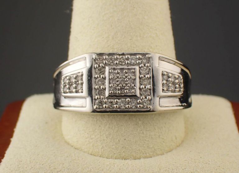 Men's diamond and white gold ring