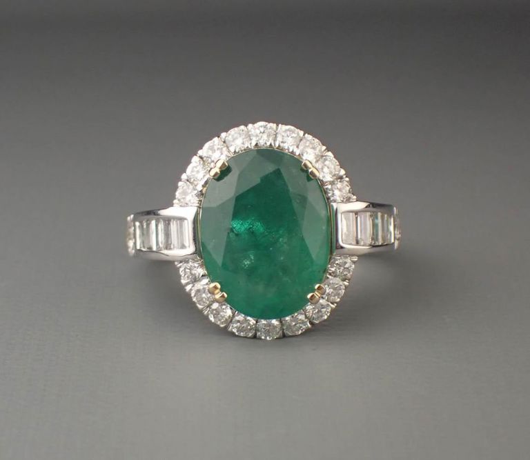 Emerald, diamond and 14k gold ring