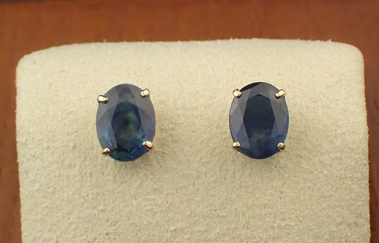 Sapphire and 14k yellow gold ear studs