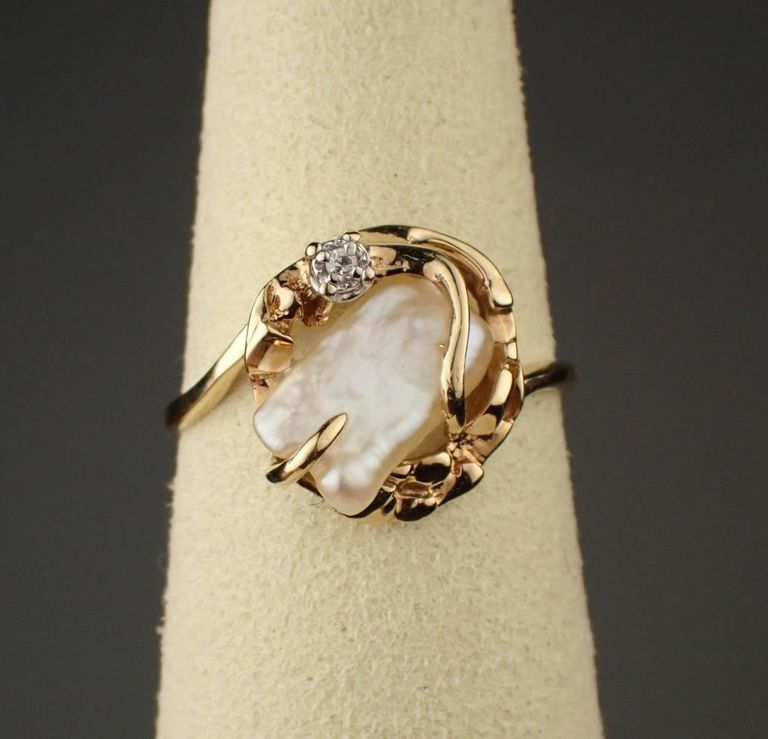10k two-tone gold ring with pearl and diamond