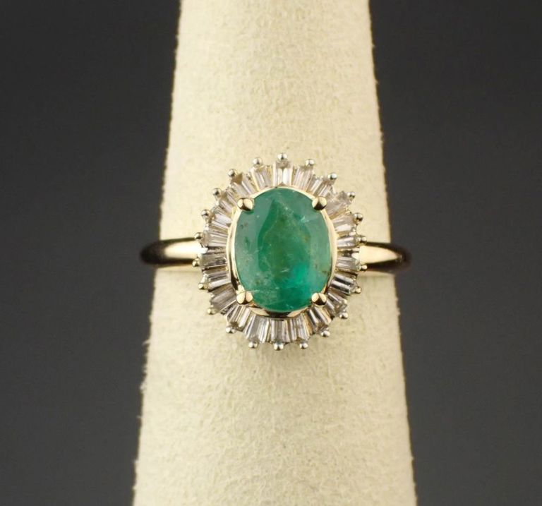 Emerald, diamond and 14k yellow gold ring