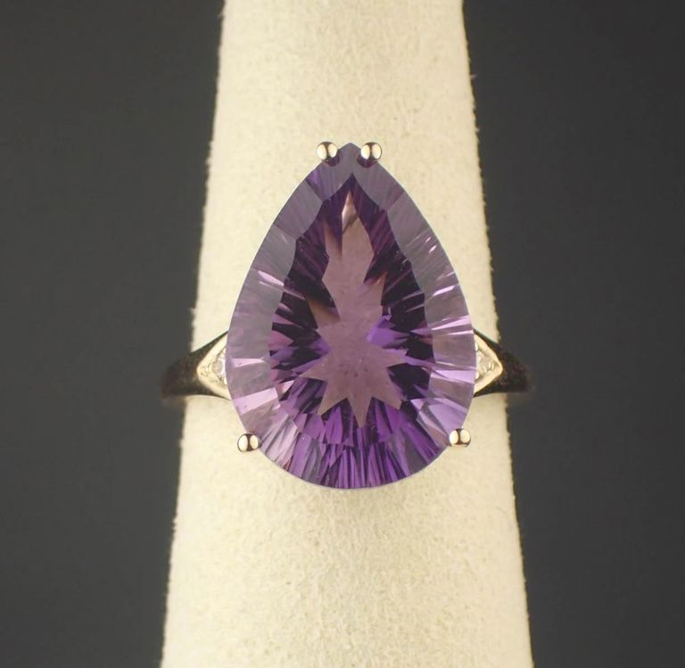 Amethyst, diamond and 14k yellow gold ring
