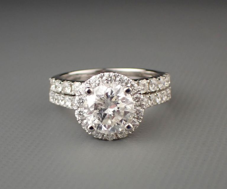 Diamond and 18k white gold wedding set