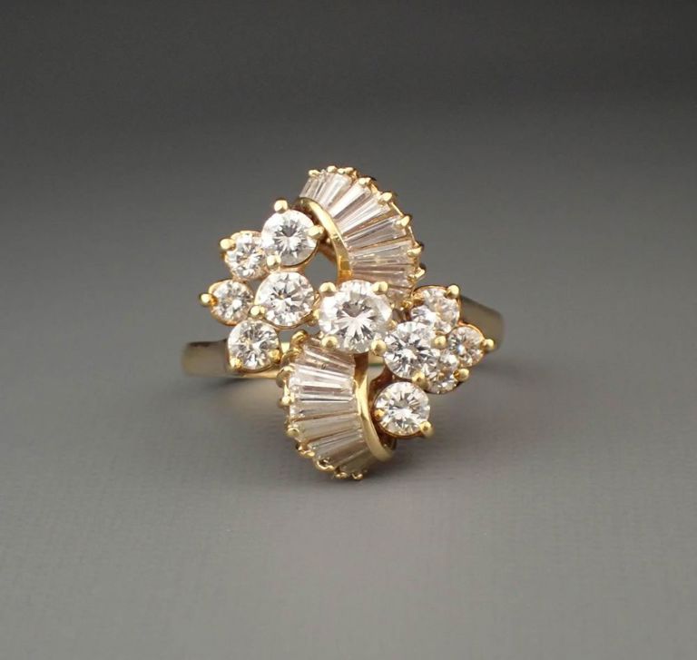 Diamond and 14k yellow gold ring