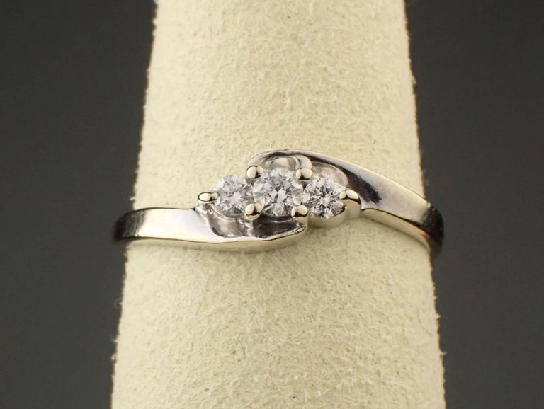 Diamond and 14k white gold ring