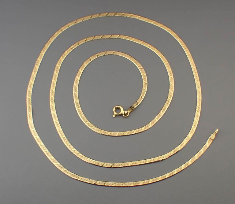 Yellow gold herringbone chain