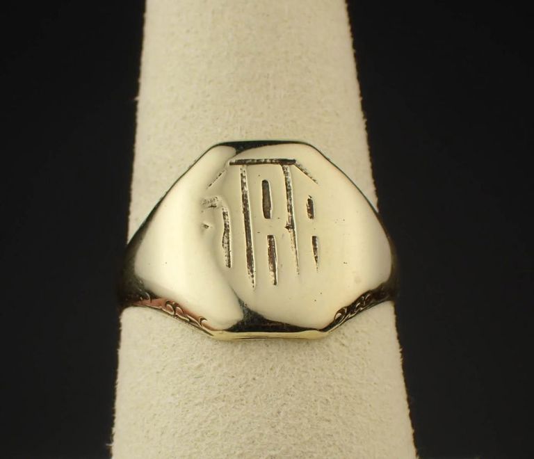 14k yellow gold signet ring