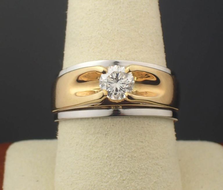 Men's diamond, 18k yellow gold and platinum ring