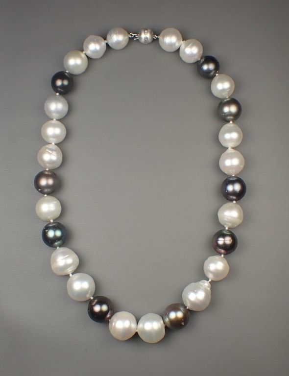 South Sea and Tahitian pearl necklace
