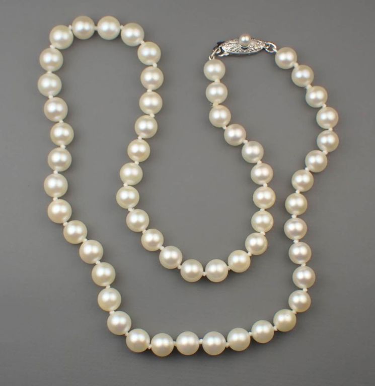 Mikimoto Japanese Akoya pearl necklace