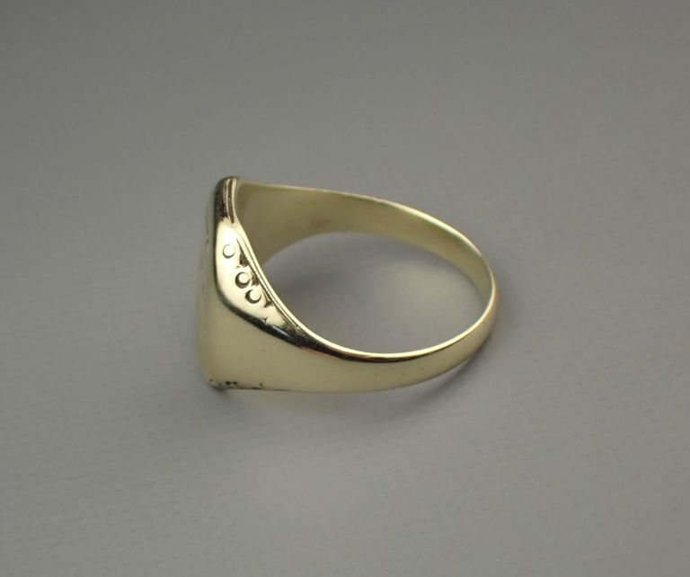 14k yellow gold signet ring