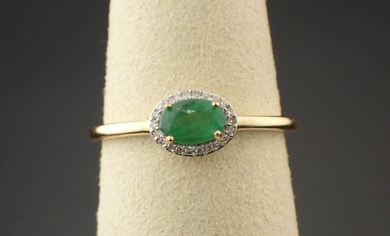 Emerald, diamond and 14k gold ring