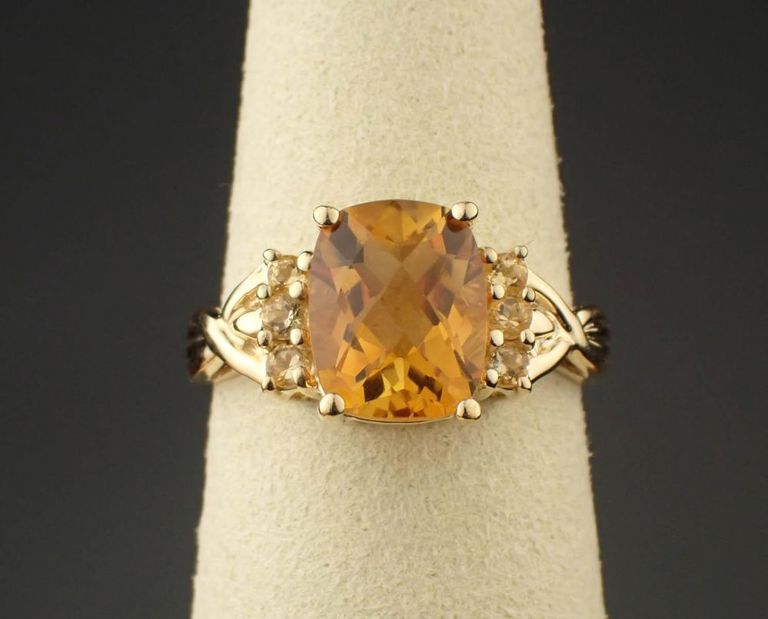 Citrine and 10k yellow gold ring