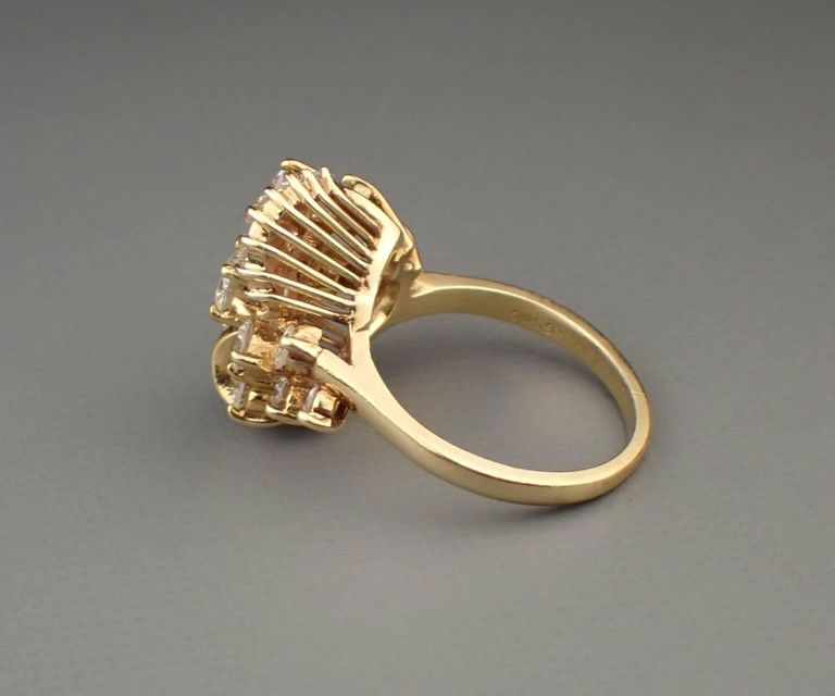 Diamond and 14k yellow gold ring