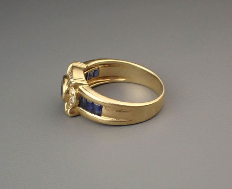 Men's sapphire, diamond and 18k yellow gold ring