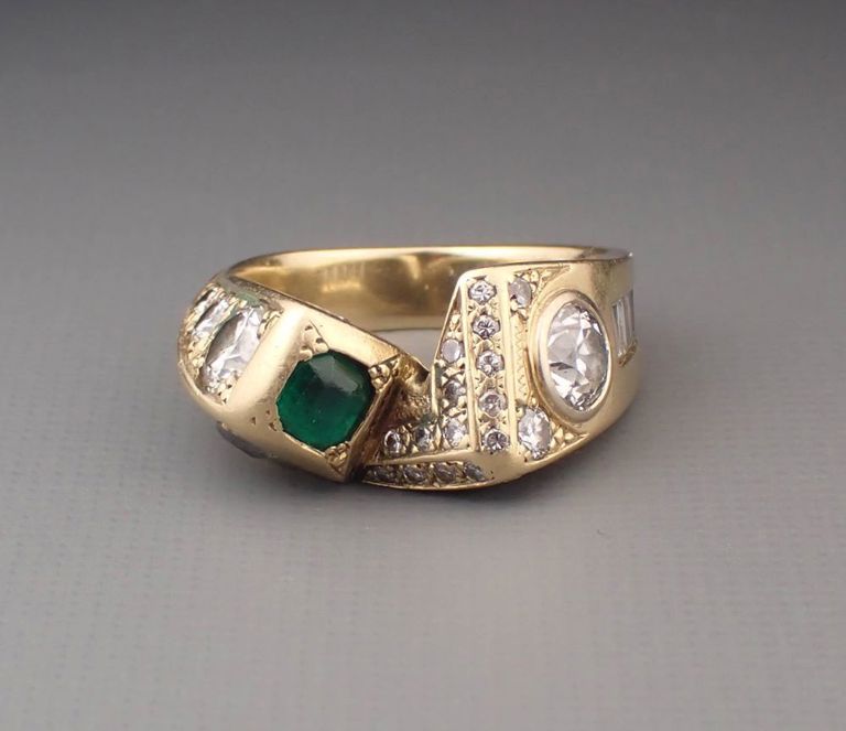 Men's diamond, emerald and 14k yellow gold ring