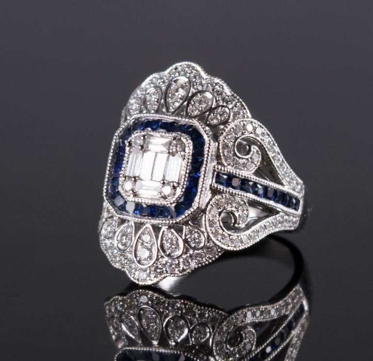 Diamond, sapphire and 18k gold ring