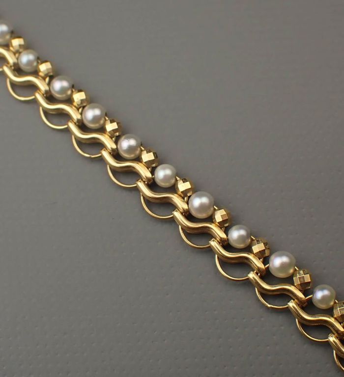 Pearl and 18k yellow gold choker necklace