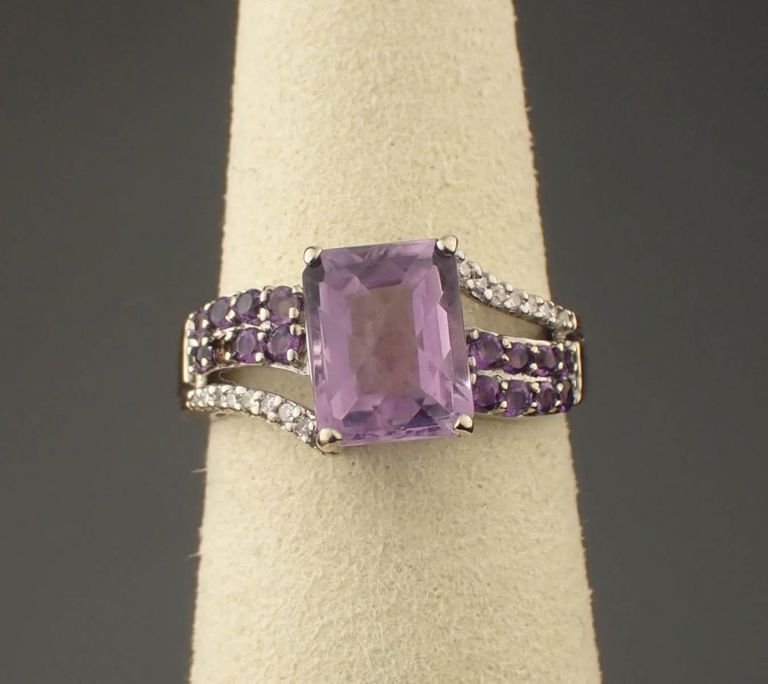 Amethyst, diamond and 14k white gold ring
