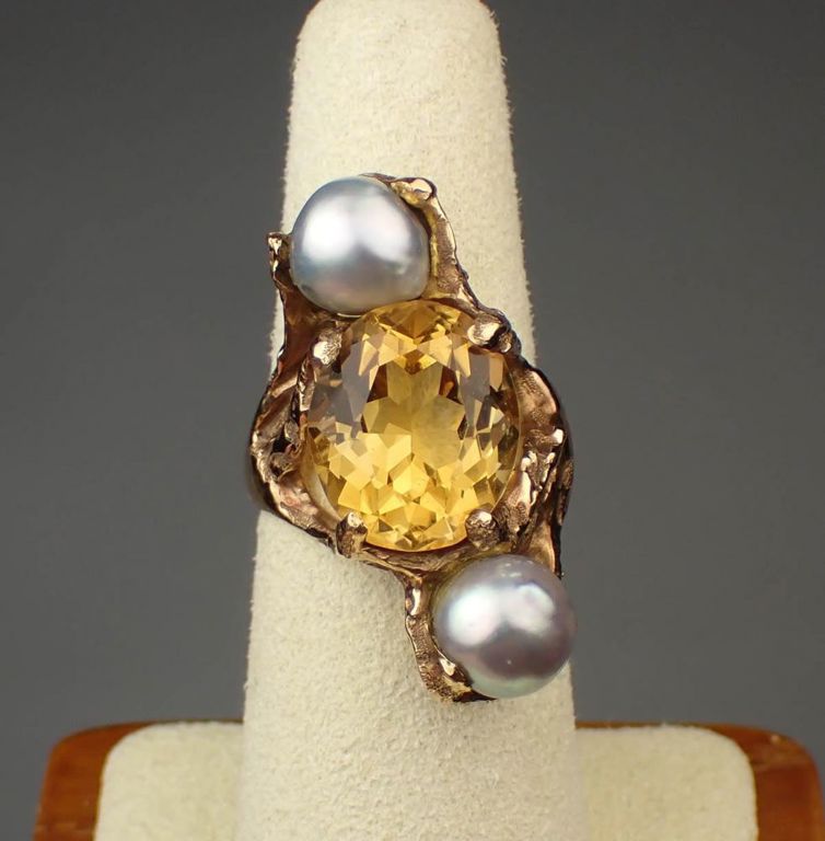 14k yellow gold ring with citrine and grey pearls