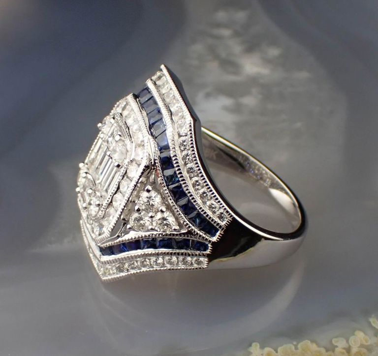 18k white gold ring with diamonds and sapphires
