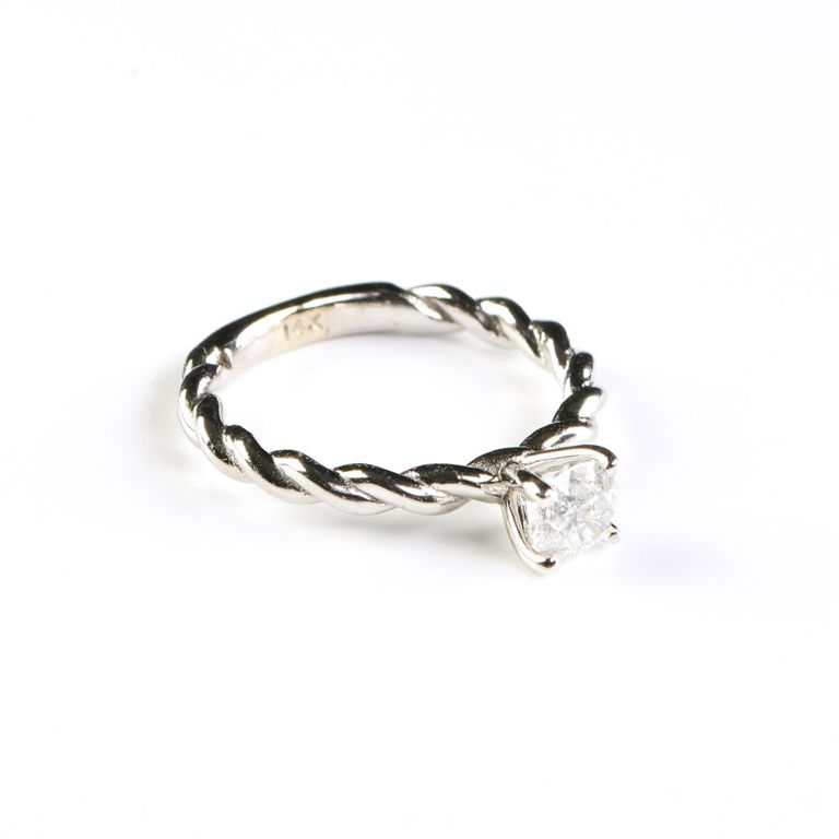 14k white gold and diamond lady's engagement ring