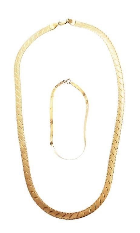 Lady's 10k gold necklace and bracelet