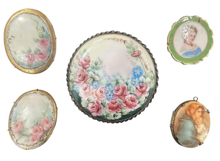 Lot of 5 vintage painted pins/cameos