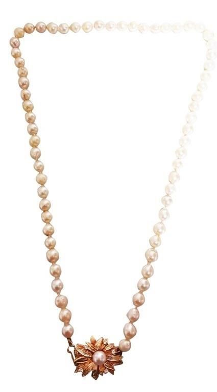 Ladys 14k strand of pearls necklace