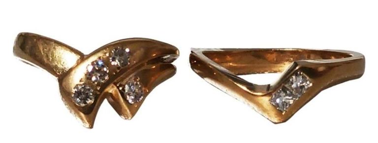 Lady's diamond 14k pair of rings