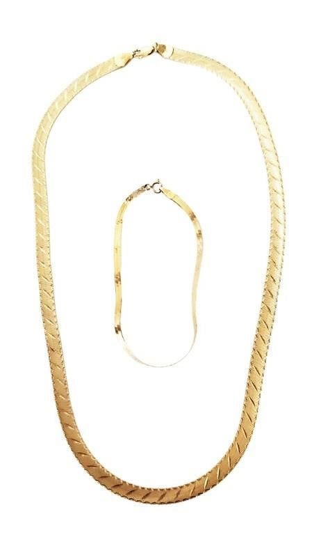 Lady's 10k gold necklace and bracelet
