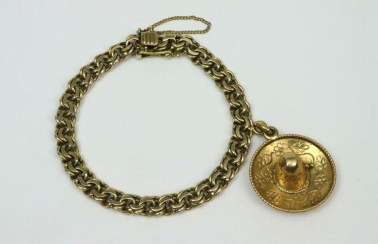 18k gold charm bracelet with sombrero charm
