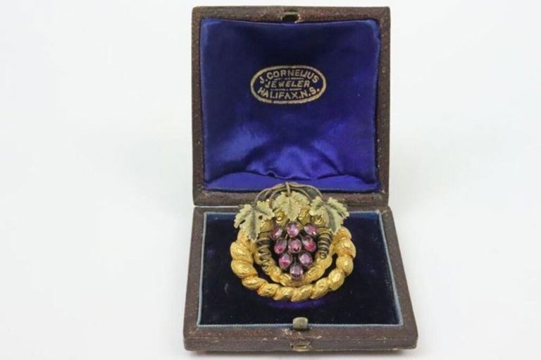 18k Victorian rhodolite garnet grape cluster pin
